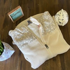 Like New Eddie Bauer zip up hoodie